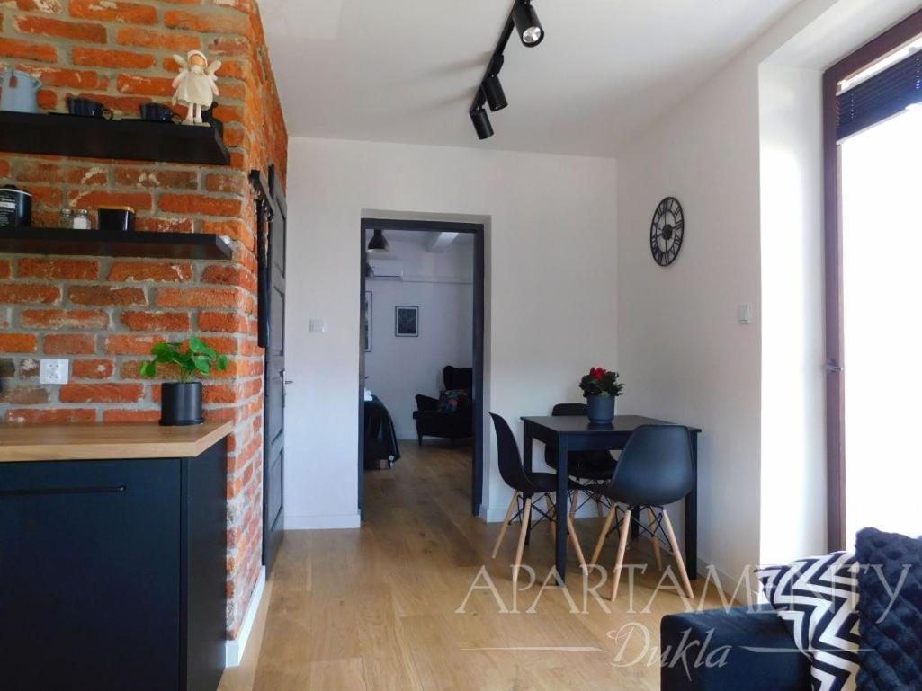 Apartamenty Dukla Luaran gambar